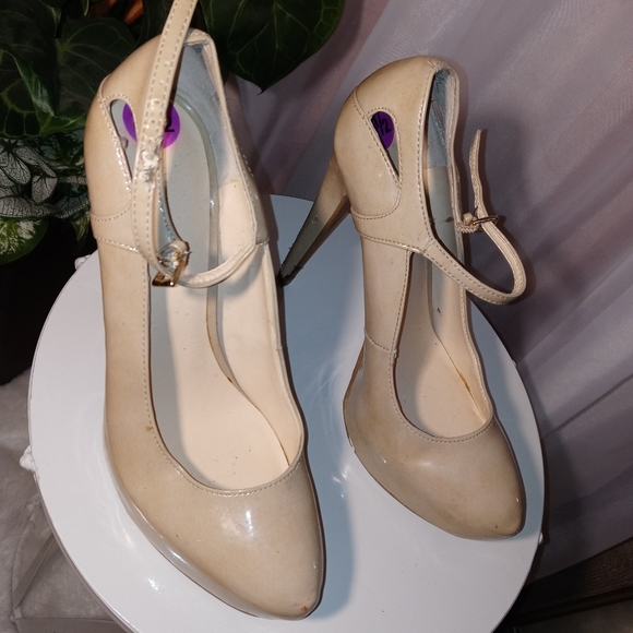 Women's High-heeled Shoes - Picture 5 of 5